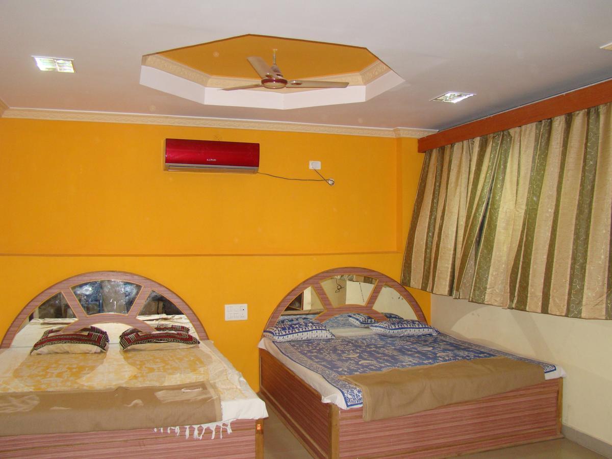 Sreeniketanam Lodge Mādhavaram Extérieur photo