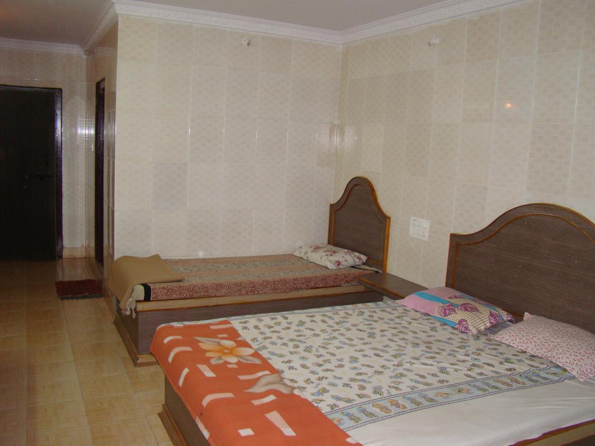 Sreeniketanam Lodge Mādhavaram Extérieur photo