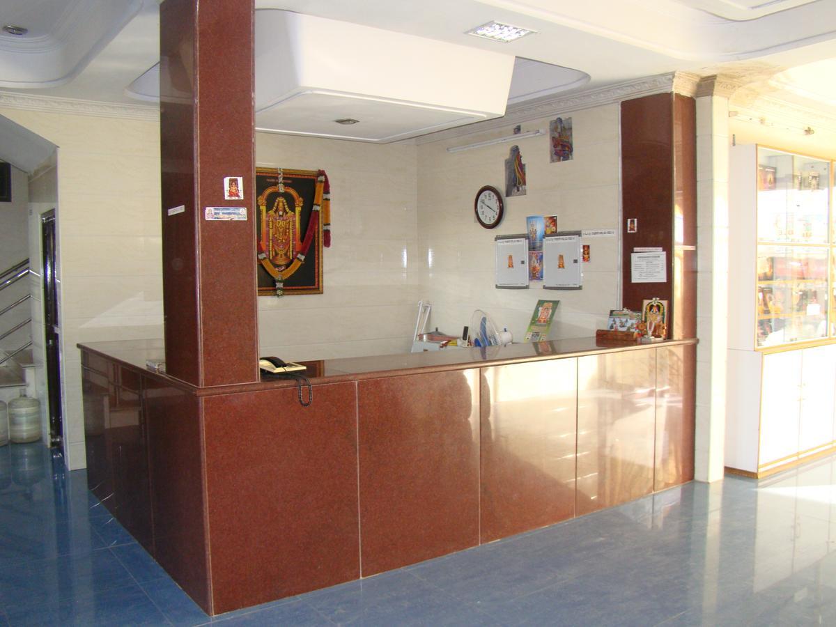 Sreeniketanam Lodge Mādhavaram Extérieur photo