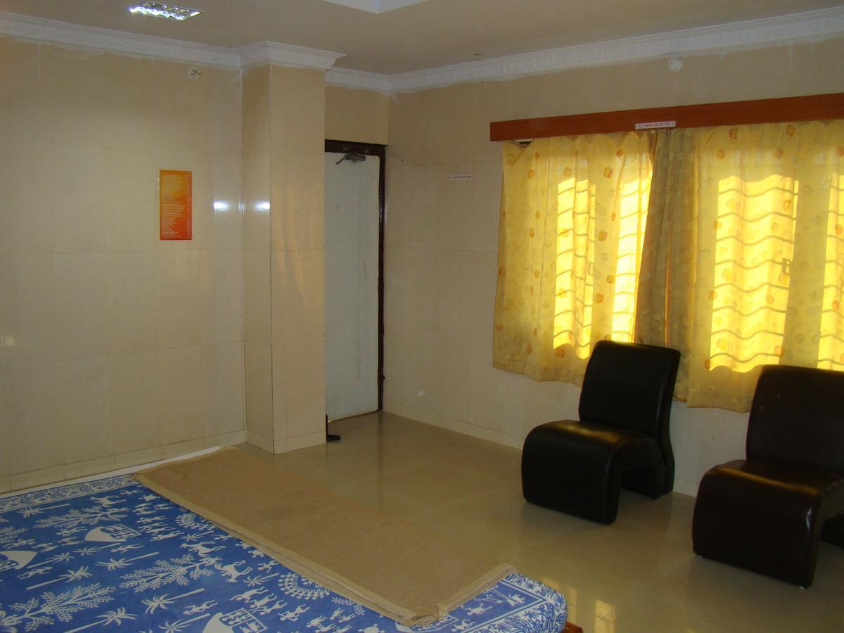 Sreeniketanam Lodge Mādhavaram Extérieur photo