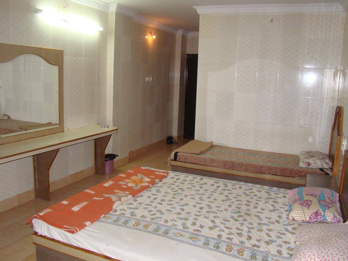 Sreeniketanam Lodge Mādhavaram Extérieur photo